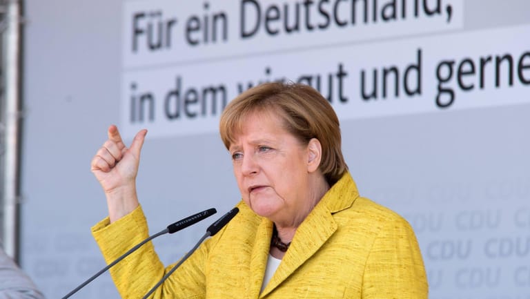 Stimmen die Behauptungen von Politikern im Wahlkampf? Kanzlerin Angela Merkel bei einer Rede in Zingst