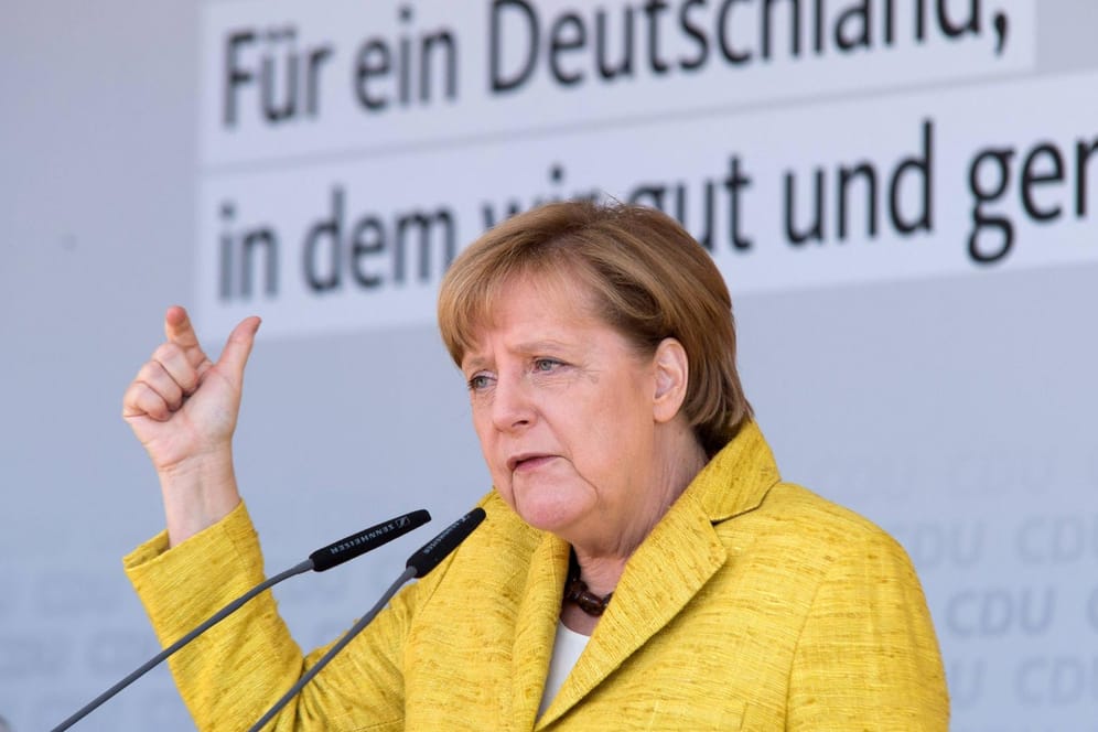Stimmen die Behauptungen von Politikern im Wahlkampf? Kanzlerin Angela Merkel bei einer Rede in Zingst
