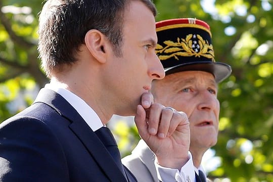 Zerstritten: Der französische Präsident Emmanuel Macron (l.