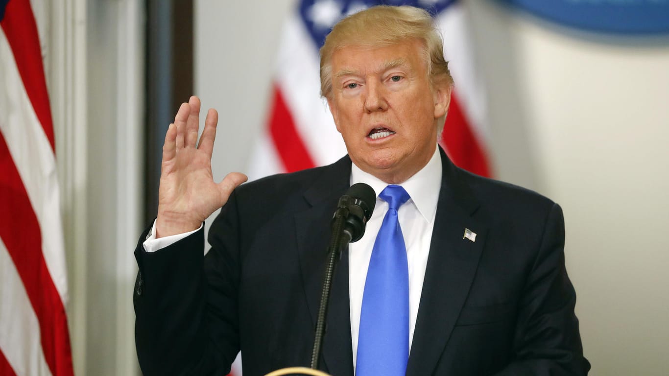 US-Präsident Donald Trump hält im Weißen Haus in Washington (USA) anlässlich des Treffens eines Beratergremiums eine Rede.