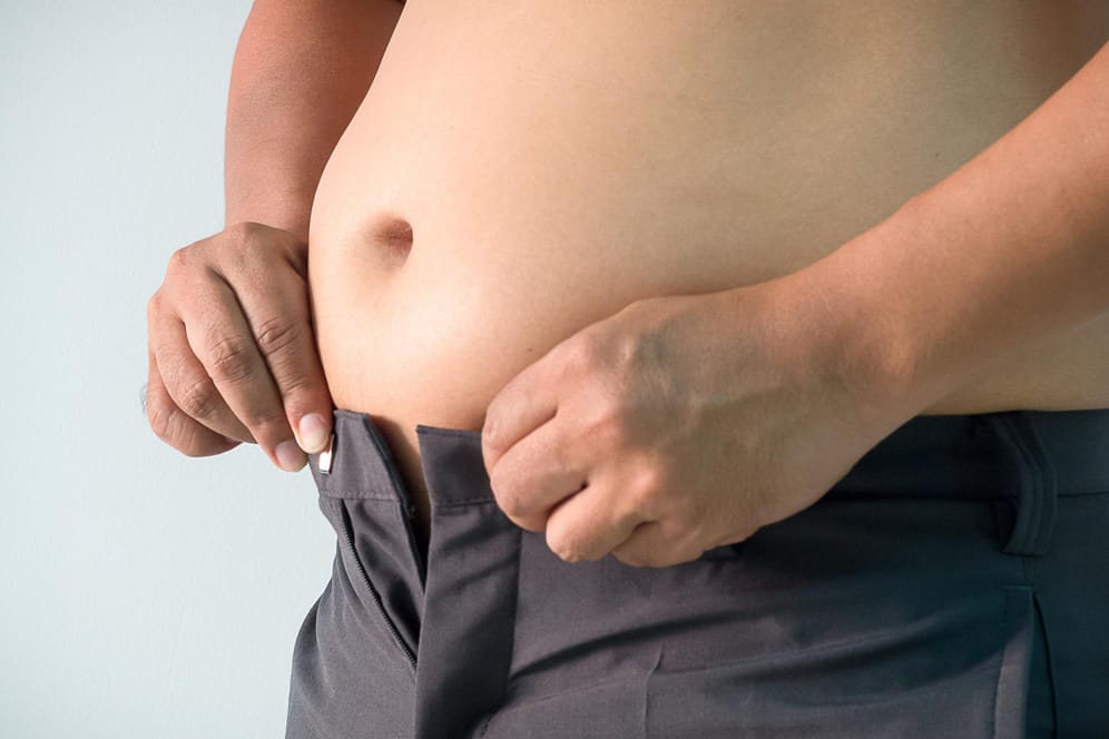 Forscher haben herausgefunden, dass Hausstaub Fettzellen zum Wachsen bringt.