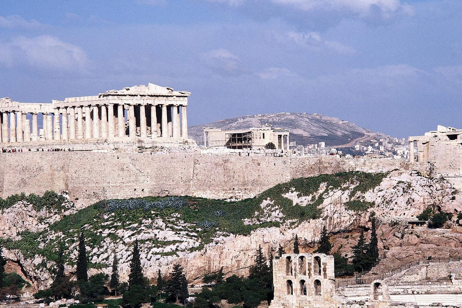 Die Akropolis in Athen ist das Wahrzeichen für den griechischen Tourismus. Mitten in der Sommersaison streiken in Griechenland nun die Mitarbeiter von Hotels und Gaststätten.