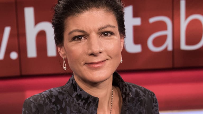 Fraktionsvorsitzende von Die Linke – in ihrer Position polarisiert Sahra Wagenknecht.