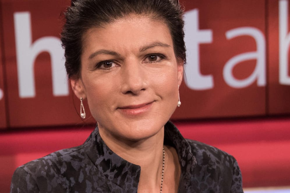 Fraktionsvorsitzende von Die Linke – in ihrer Position polarisiert Sahra Wagenknecht.