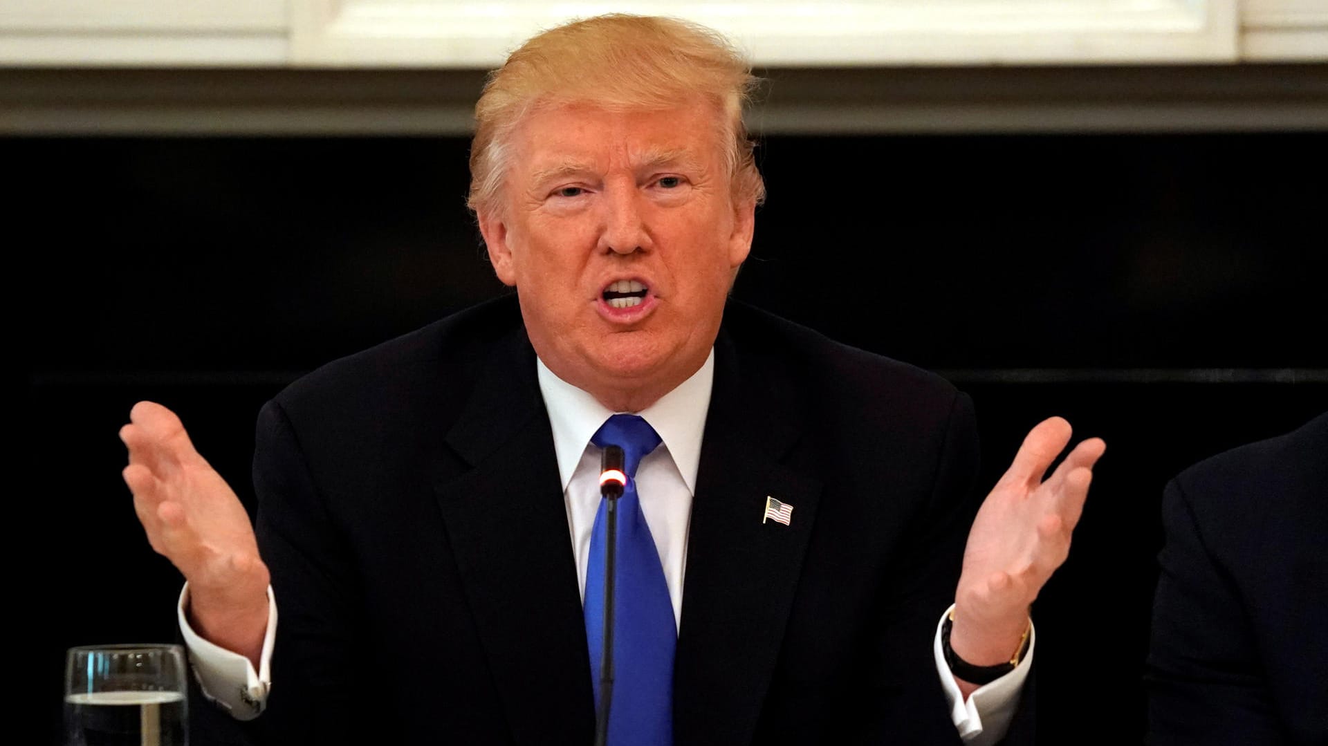 US-Präsident Donald Trump bei einem Treffen mit Senatoren im Weißen Haus. US-Präsident Donald Trump bei einem Treffen mit Senatoren im Weißen Haus.