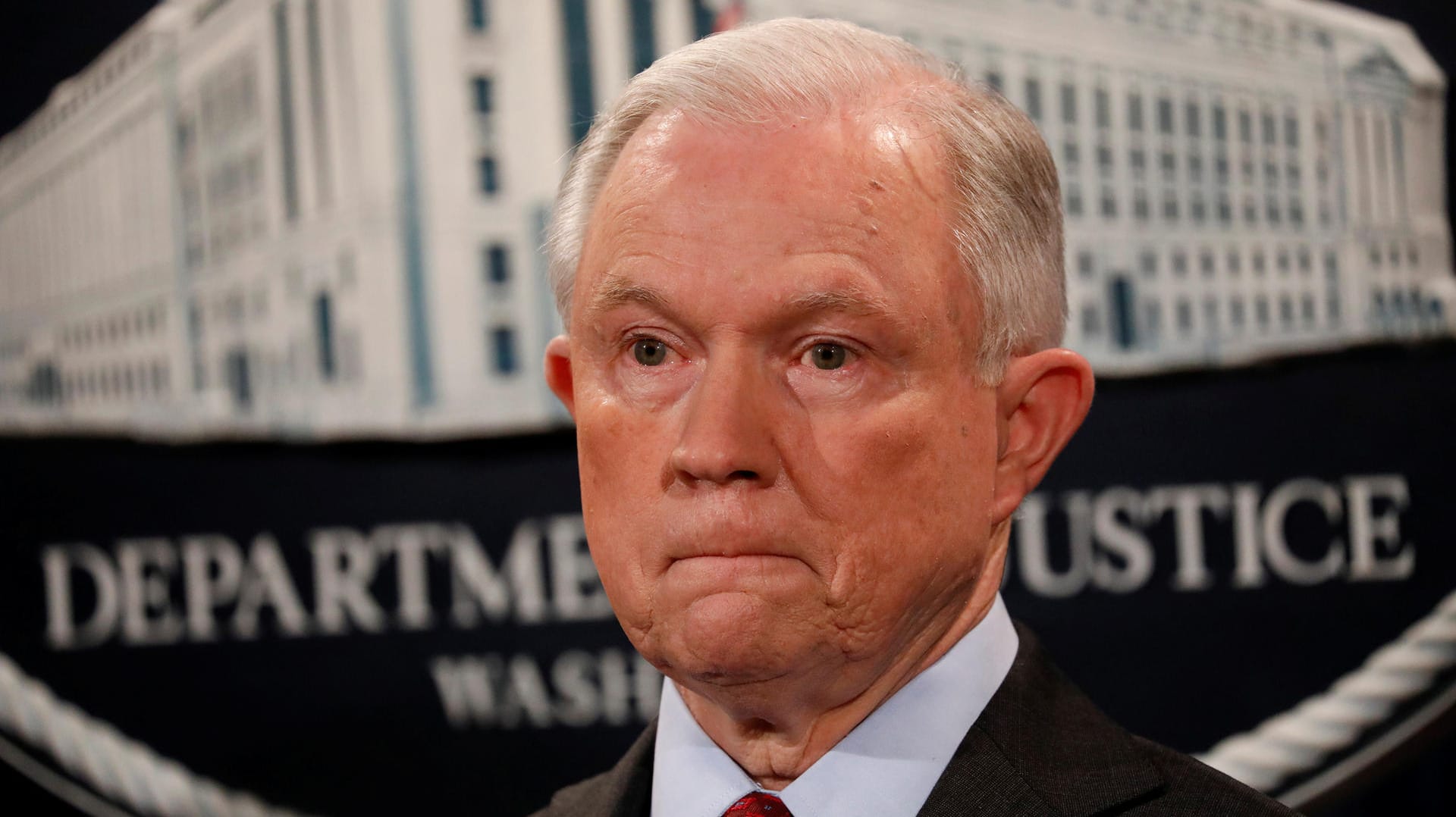 Nun gerät auch US-Justizminister Jeff Sessions in der Russland-Affäre unter Druck. Nun gerät auch US-Justizminister Jeff Sessions in der Russland-Affäre unter Druck.