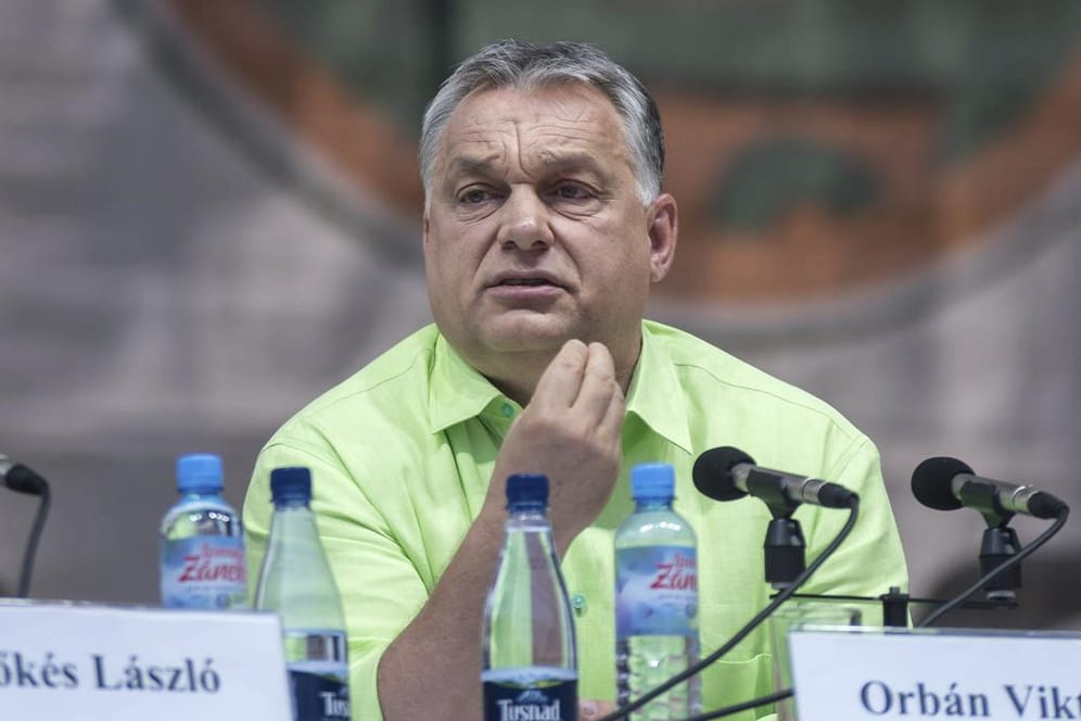 Ungarns Ministerpräsident Viktor Orban spricht in Baile Tusnad (Rumänien) bei einer Konferenz mit Studenten.