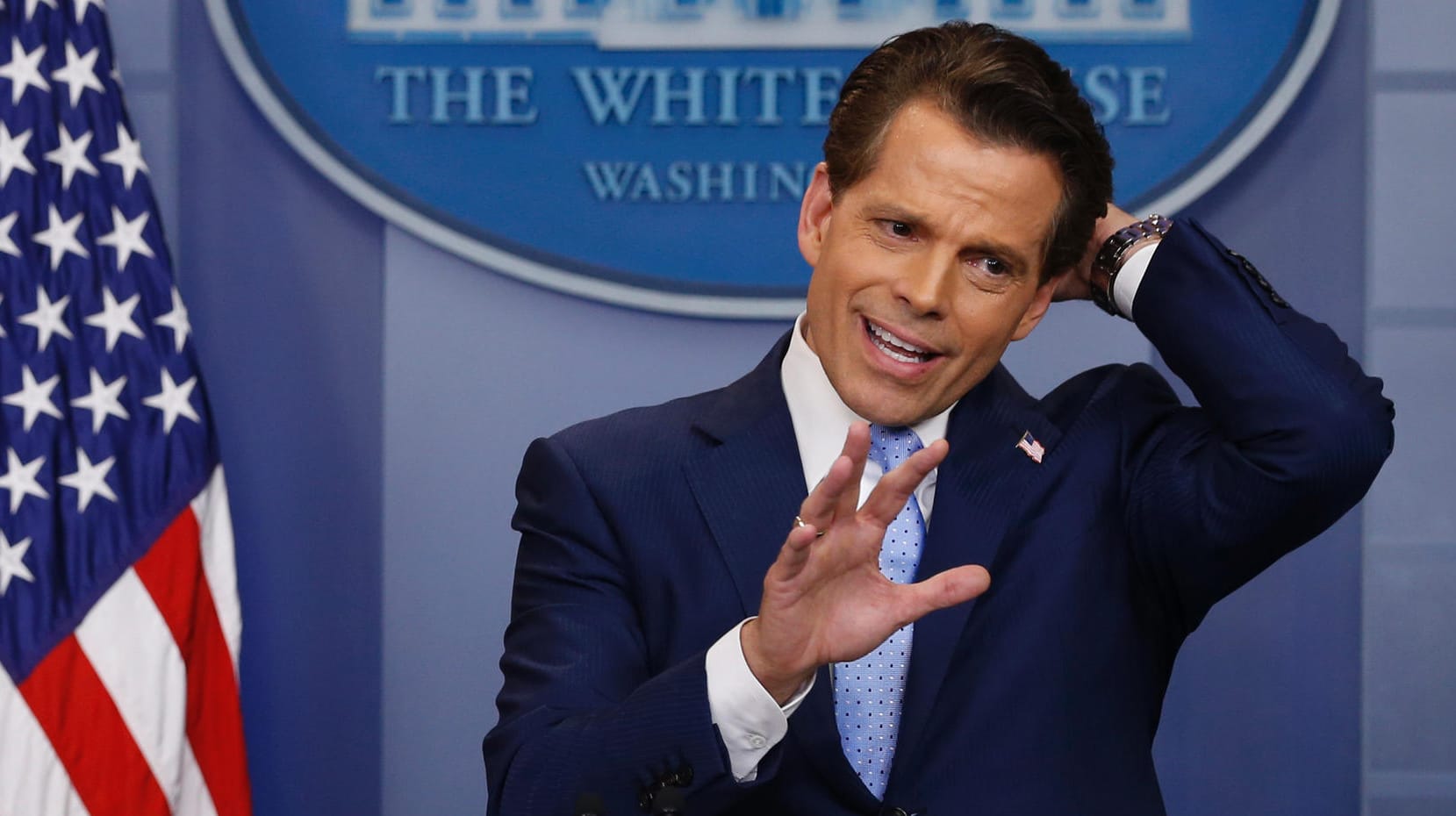 Der neue Kommunikationschef des US-Präsidenten, Anthony Scaramucci, hat alte Tweets von seinem Nutzer-Account gelöscht, die nicht mit Donald Trumps Ansichten in Einklang stehen. Der neue Kommunikationschef des US-Präsidenten, Anthony Scaramucci, hat alte Tweets von seinem Nutzer-Account gelöscht, die nicht mit Donald Trumps Ansichten in Einklang stehen.