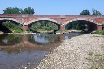 Der Fluss Po führt wegen der andauernden Hitze in Italien derzeit nur wenig Wasser.