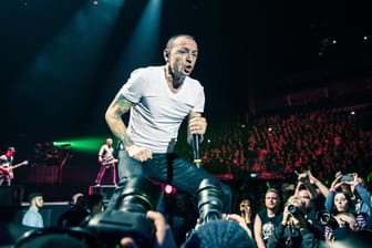 Die Band Linkin Park verabschiedet sich emotional von Chester Bennington.