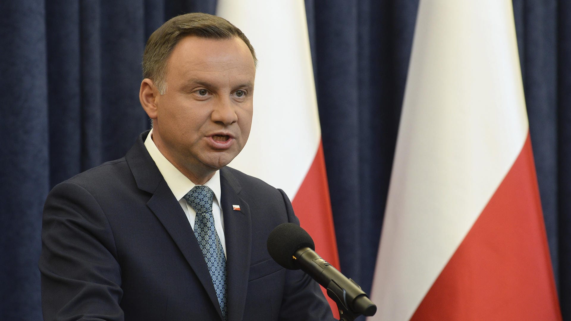 Polens Präsident Andrzej Duda legte sein Veto gegen die umstrittene Justizreform in Polen ein. Polens Präsident Andrzej Duda legte sein Veto gegen die umstrittene Justizreform in Polen ein.