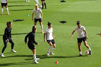 Die DFB-Frauen bereiten sich auf das Spiel gegen Russland vor.