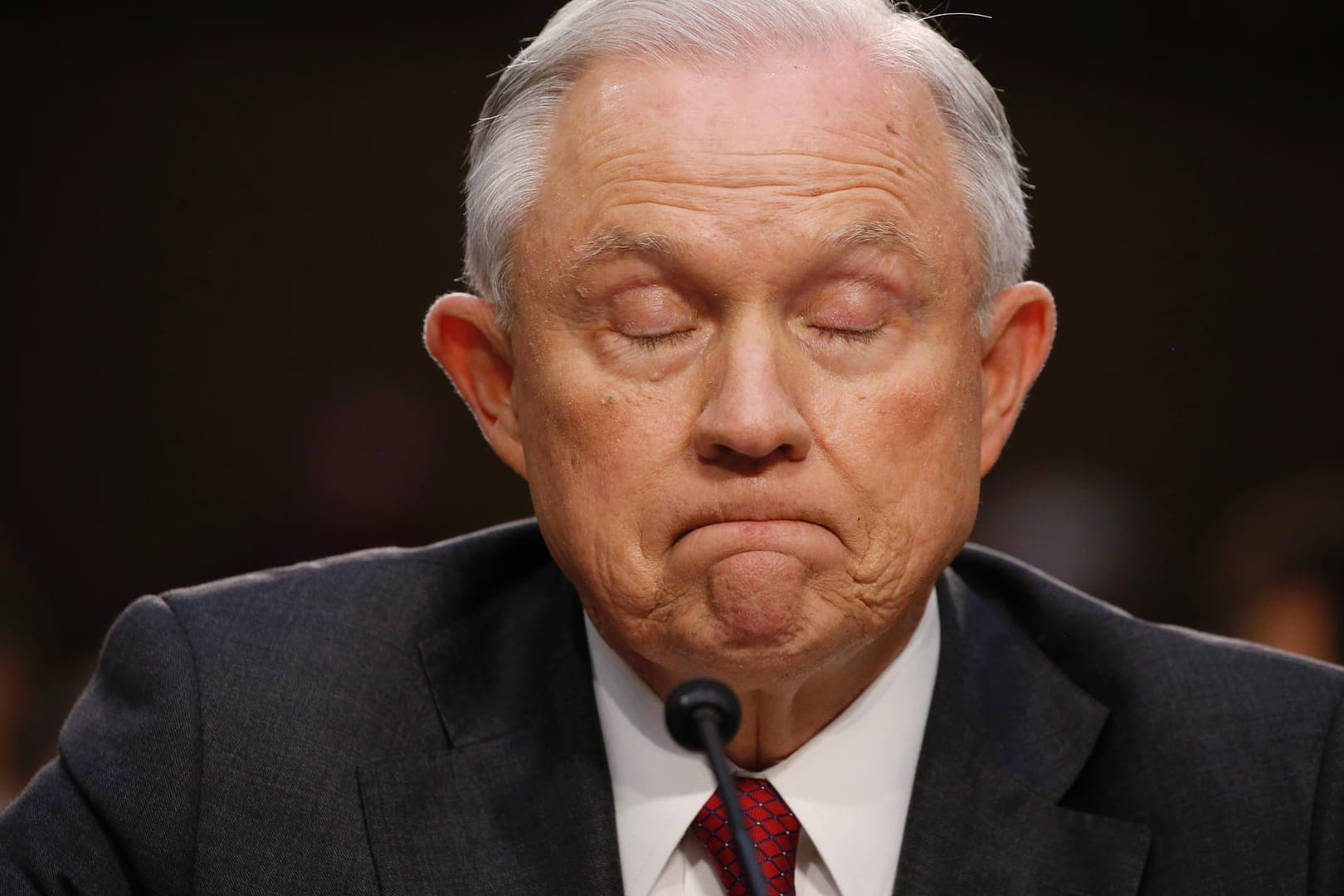 Für Jeff Sessions scheint die Zeit als US-Justizminister abzulaufen. Dabei könnte er ein Bauernopfer Trumps im Fall der Russland-Affäre werden.