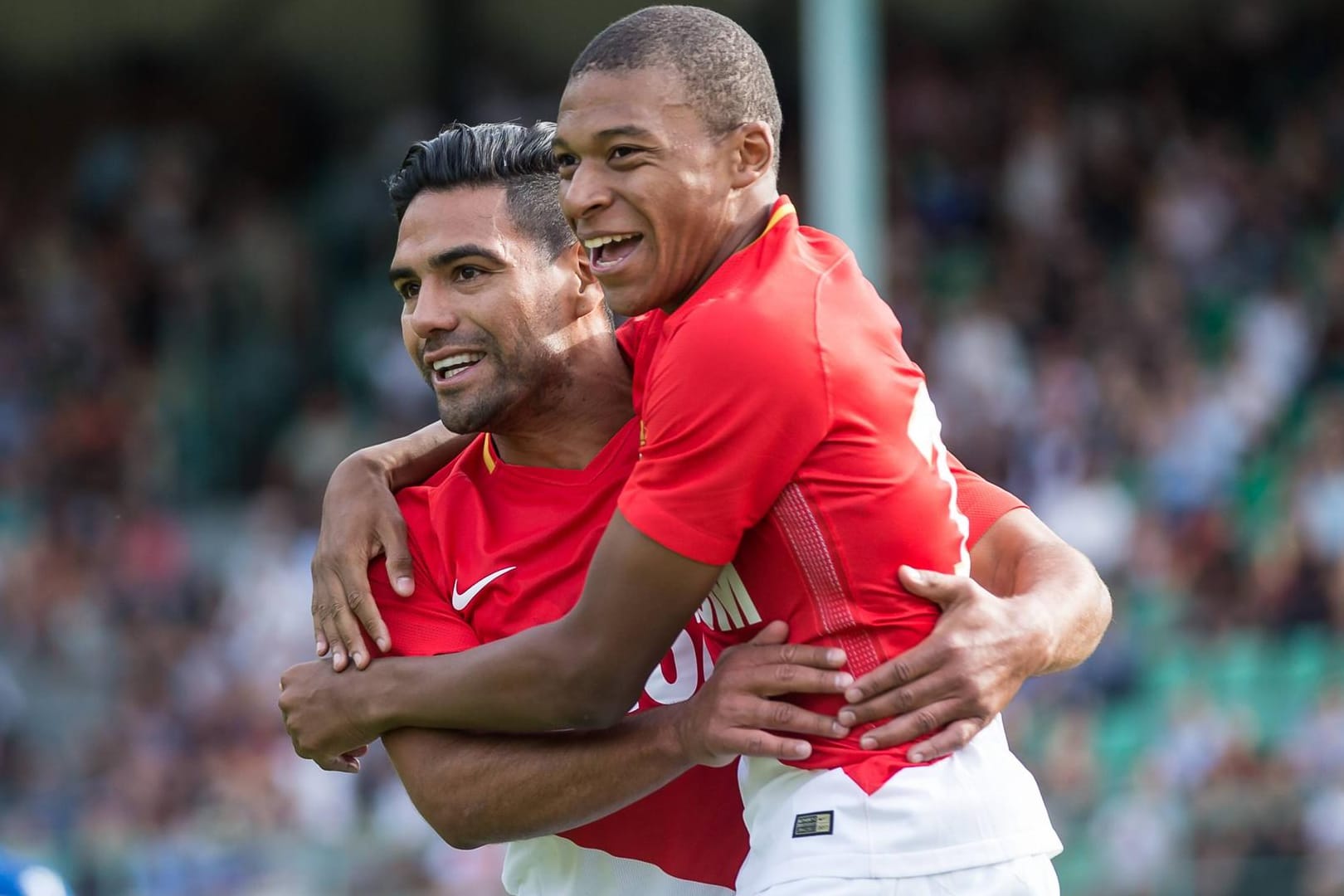 Kylian Mbappé mit seinem Sturmpartner Radamel Falcao.