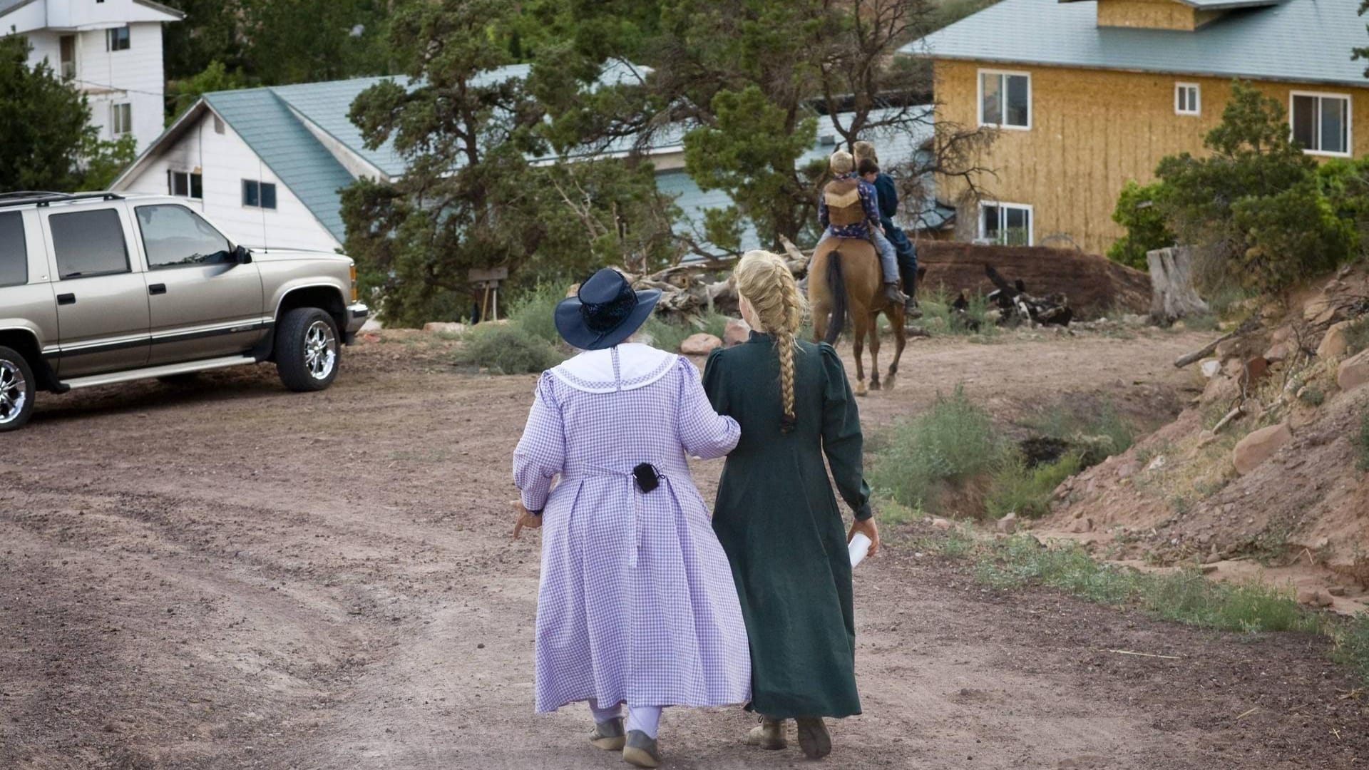 Die Anhänger der FLDS ziehen sich in ihren Dörfern sehr stark von der Geselleschaft zurück. Die Anhänger der FLDS ziehen sich in ihren Dörfern sehr stark von der Geselleschaft zurück.
