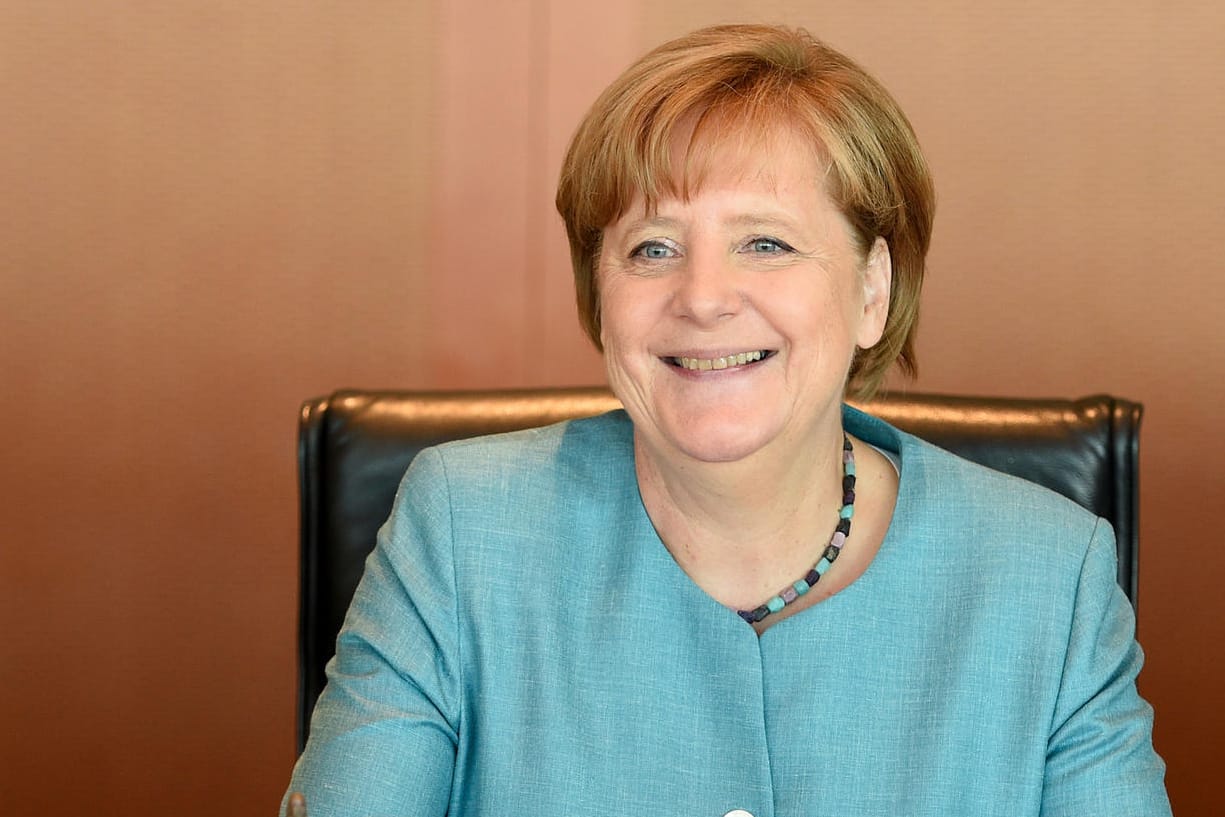 Bundeskanzlerin Angela Merkel kann sich freuen. Wenn am Sonntag die Bundestagswahl wäre, könnte sie mit einer schwarz-gelben Regierungsmehrheit rechnen.