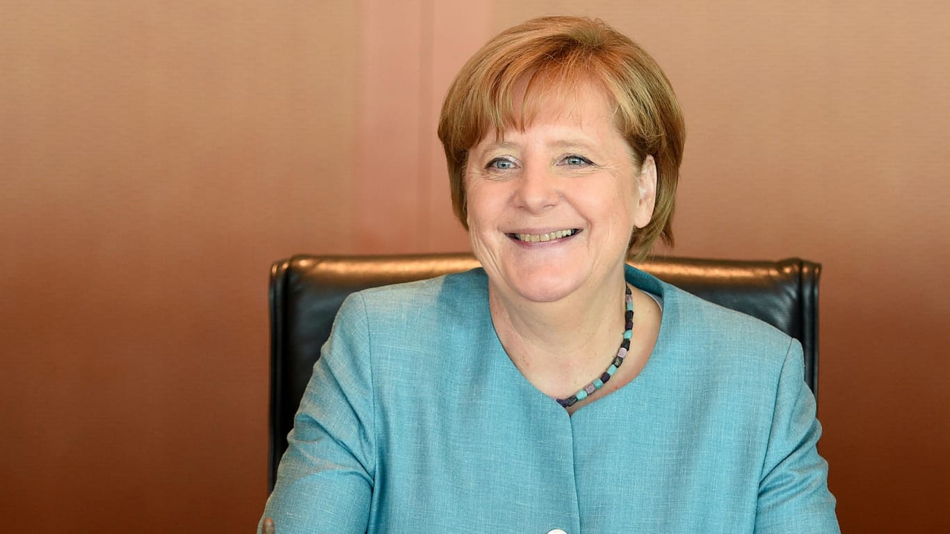 Bundeskanzlerin Angela Merkel kann sich freuen. Wenn am Sonntag die Bundestagswahl wäre, könnte sie mit einer schwarz-gelben Regierungsmehrheit rechnen.