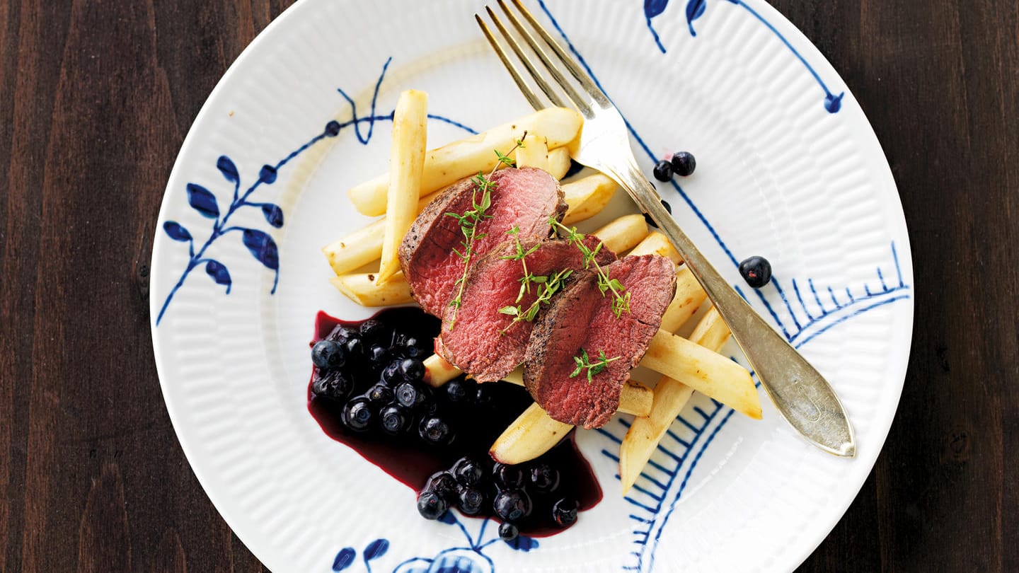 Süßes zu Herzhaftem – probieren Sie mal eine Soße aus Blaubeeren zum Hirschbraten.