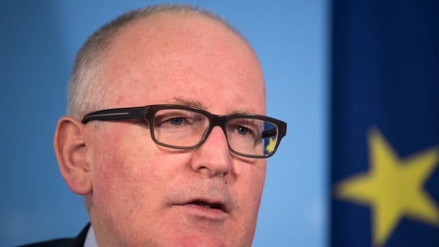 "Bereit, sofort Artikel 7 auszulösen. "Bereit, sofort Artikel 7 auszulösen.