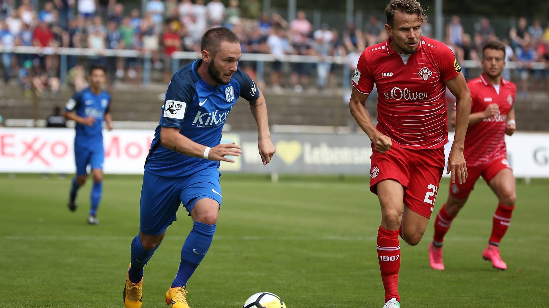 Der SV Meppen um Marius Kleinsorge (l.) und Sebastian Schuppans Würzburger Kickers trennten sich Remis.