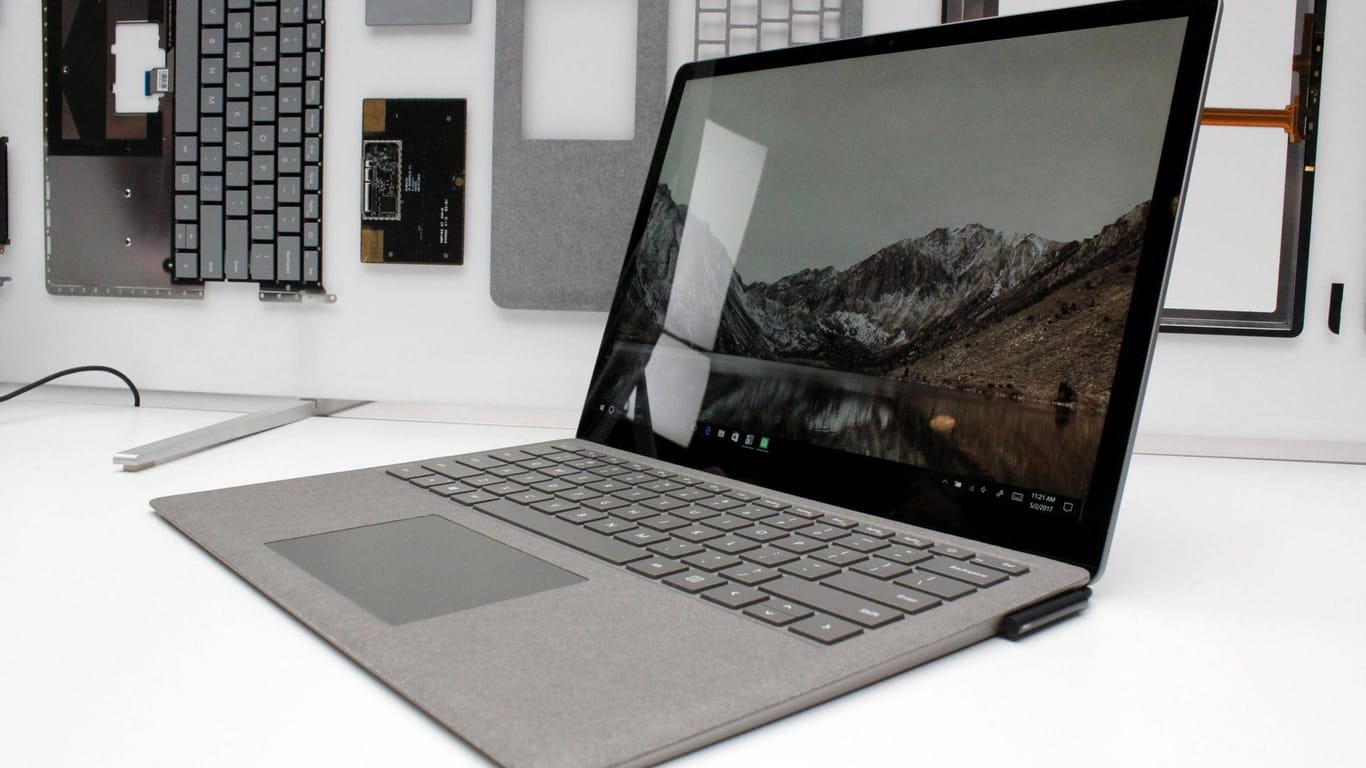 Fehler suchen lohnt sich: Microsofts Surface-Laptop mit Windows 10.