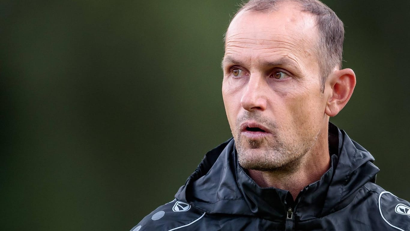 Leverkusens neuer Trainer Heiko Herrlich hadert noch mit der Einstellung seiner Spieler.