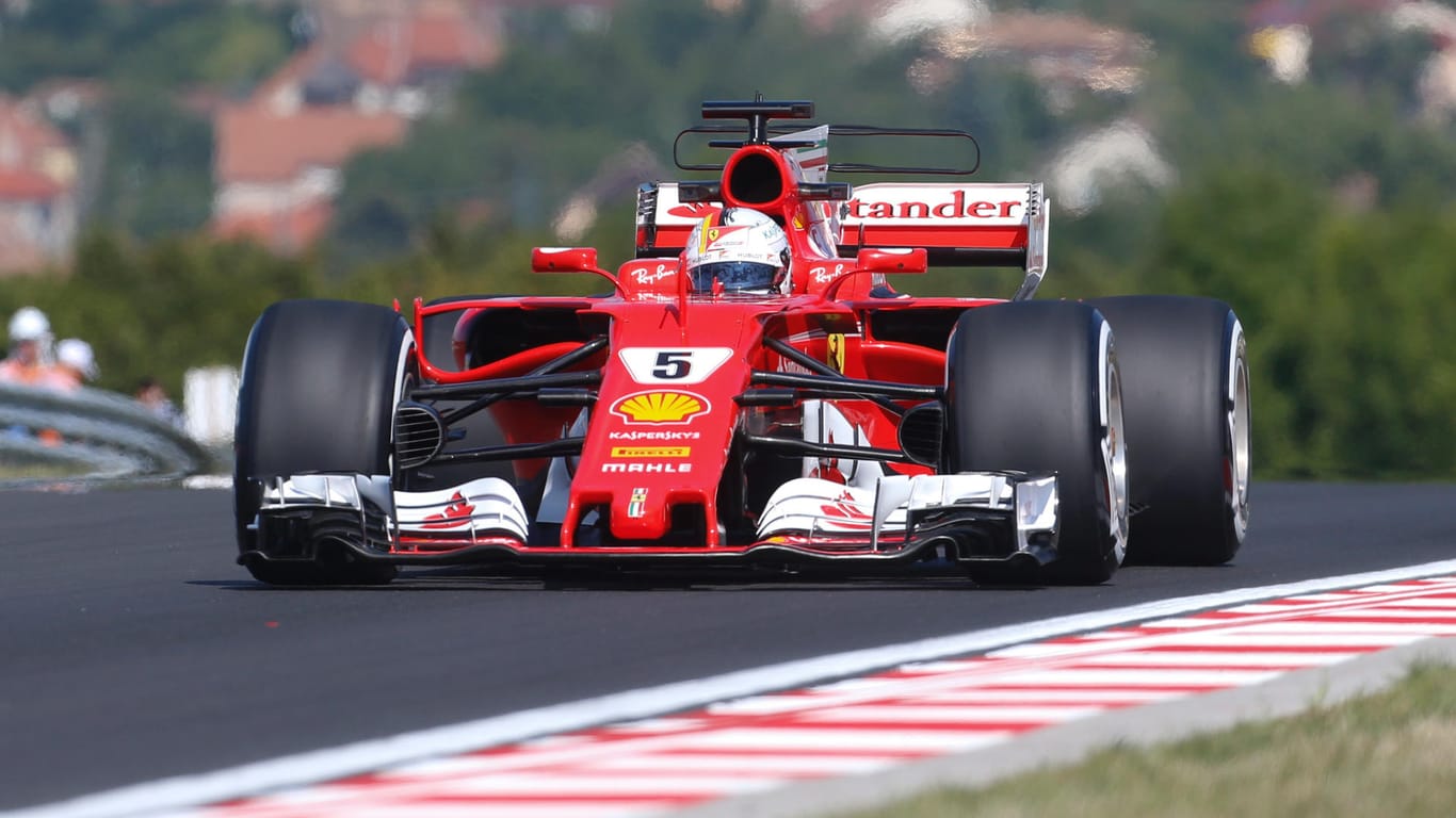 Sebastian Vettel fährt beim 1. Freien Training nur hinterher.