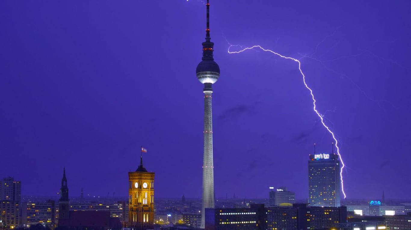 Gewitter über dem Berliner Alexanderplatz