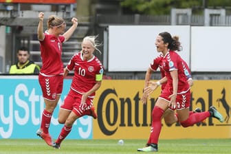 Die Däninnen jubeln über das 2:1.