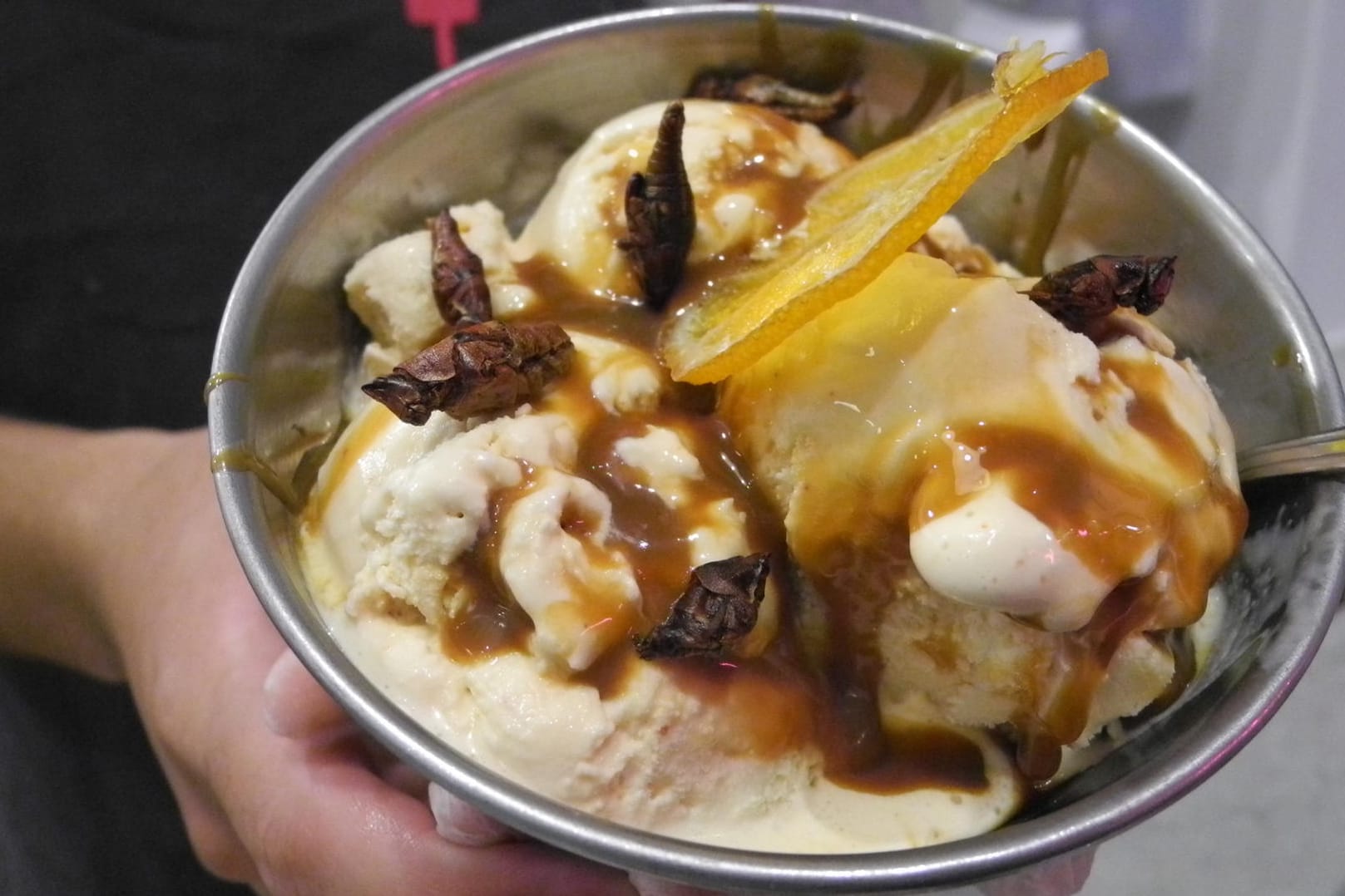 In der Eisdiele "La Newyorkina" in New York gibt es den Eisbecher "Happy Hoppy" mit gerösteten Heuschrecken im Angebot.