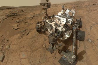 Sechs Jahre Entwicklungsarbeit und fast zwei Milliarden Dollar stecken im NASA Marsrovers "Curiosity".