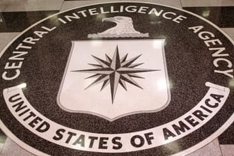 Wappen des CIA im Boden des CIA Hauptquartiers in Langley