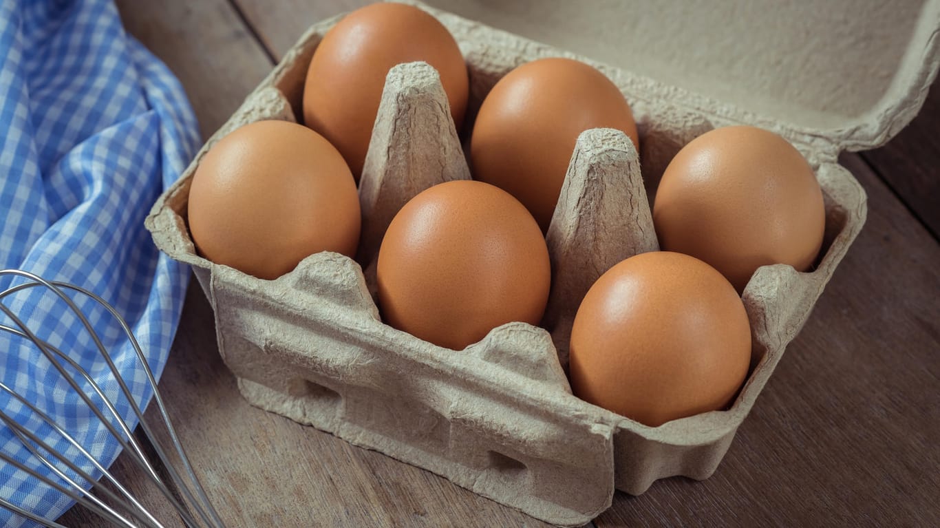 Eier: Auf den Verpackungen können sich Bakterien und Keime ansammeln.