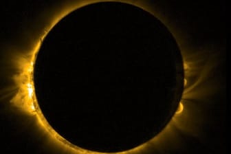 So ähnlich könnte es am Montag im den USA aussehen: Dieser Screenshot aus einem von der Europäische Raumfahrtagentur ESA am 20. März 2015 veröffentlichten Video zeigt eine totale Sonnenfinsternis.
