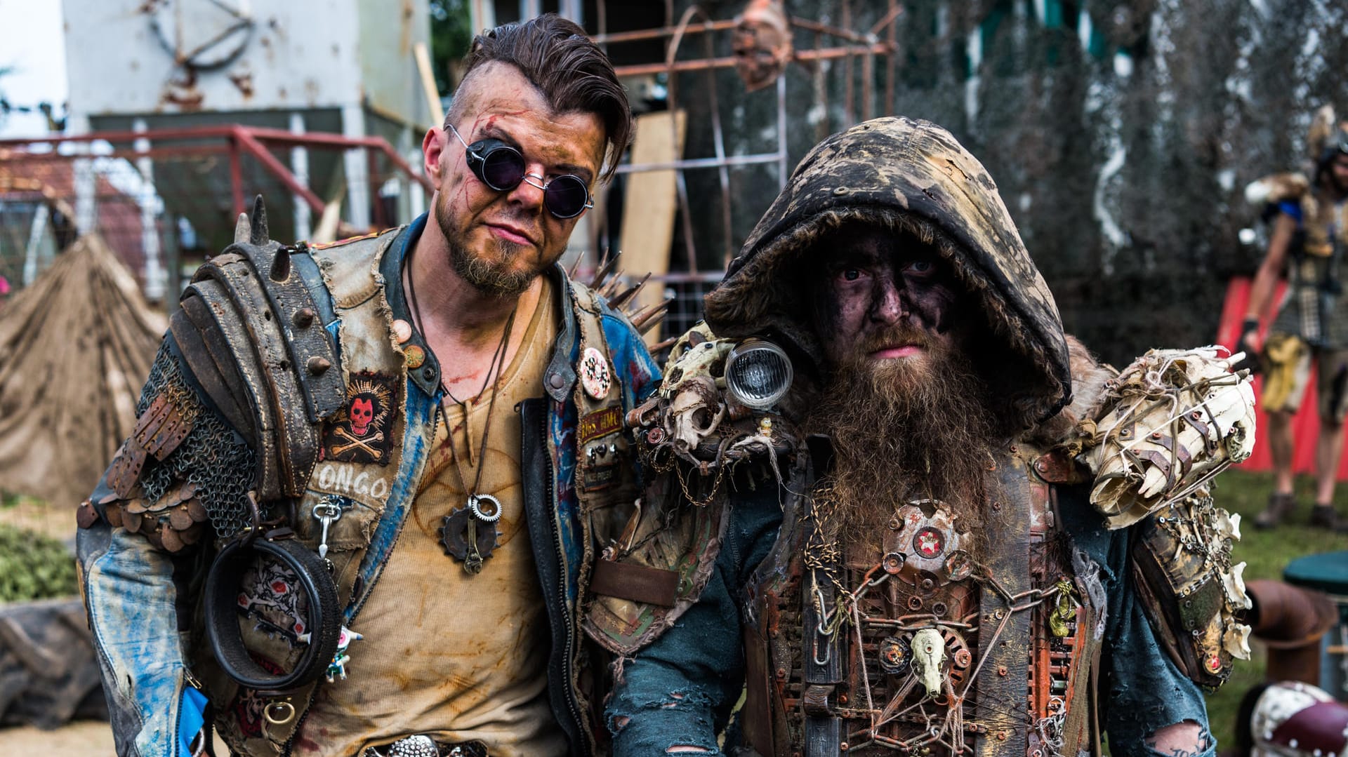 Henri und Chris von den Wasteland Warriors gaben sich besonders viel Mühe bei der Outfitwahl. Henri und Chris von den Wasteland Warriors gaben sich besonders viel Mühe bei der Outfitwahl.