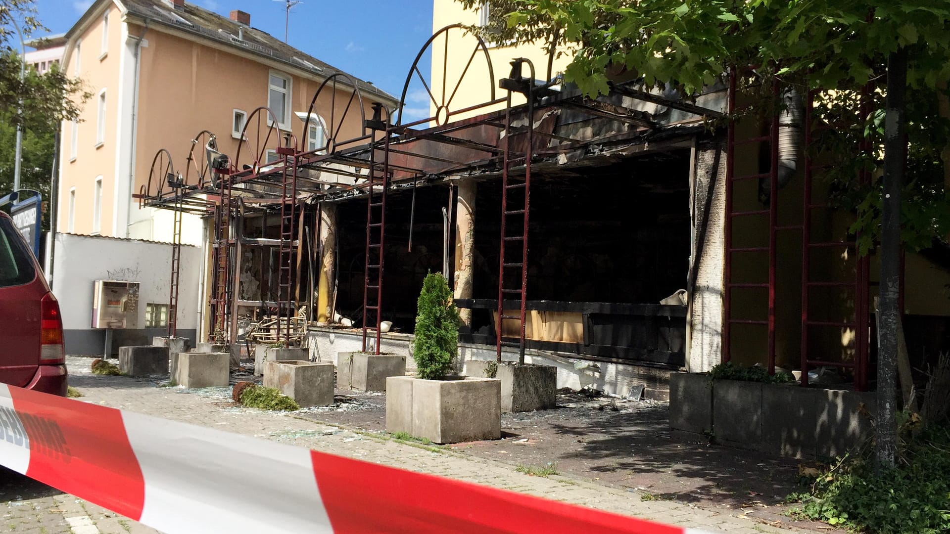 Die Shisha-Bar in Gießen wurde durch den Brand völlig zerstört Die Shisha-Bar in Gießen wurde durch den Brand völlig zerstört