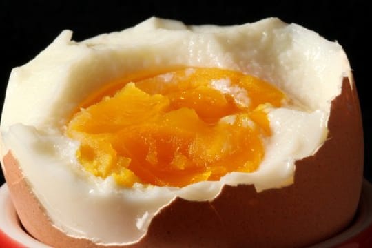 Insektengift in Eiern: Die Anwendung von Fipronil bei Tieren, die Lebensmittel liefern, ist in der EU verboten.