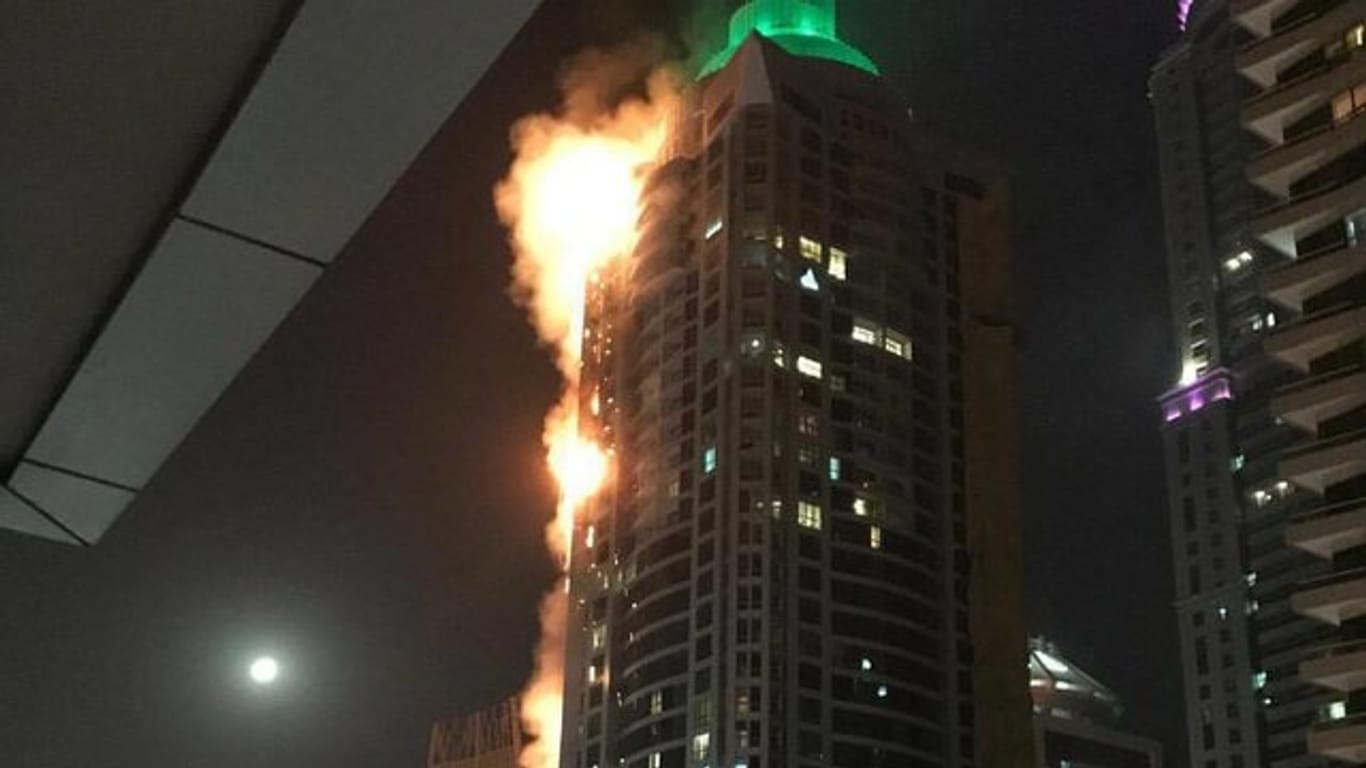 Das Hochhaus "The Torch" in Dubai: Etliche Etagen des Wohngebäudes standen in Flammen.
