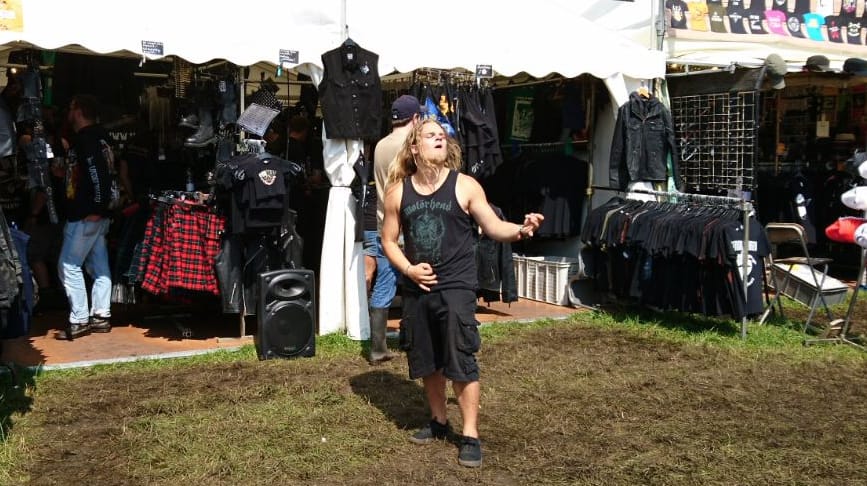 Luftgitarre ohne Zuschauer? Kein Problem in Wacken!