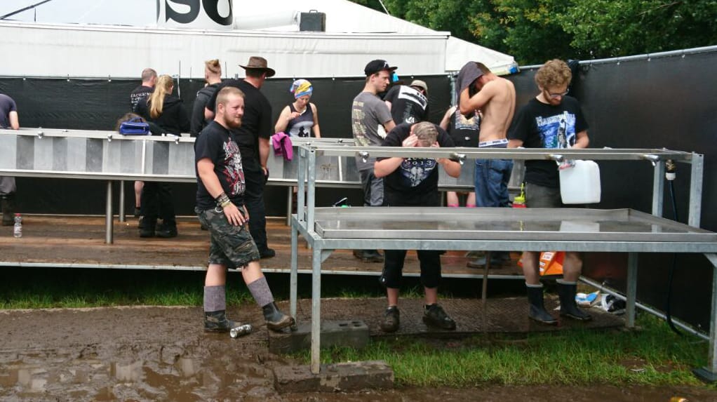 Duschen wird in Wacken überbewertet.