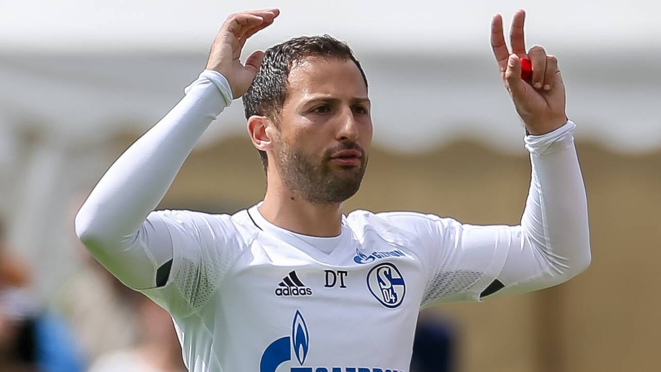 Domenico Tedesco ist der zweitjüngste Trainer der Bundesliga-Geschichte. Domenico Tedesco ist der zweitjüngste Trainer der Bundesliga-Geschichte.