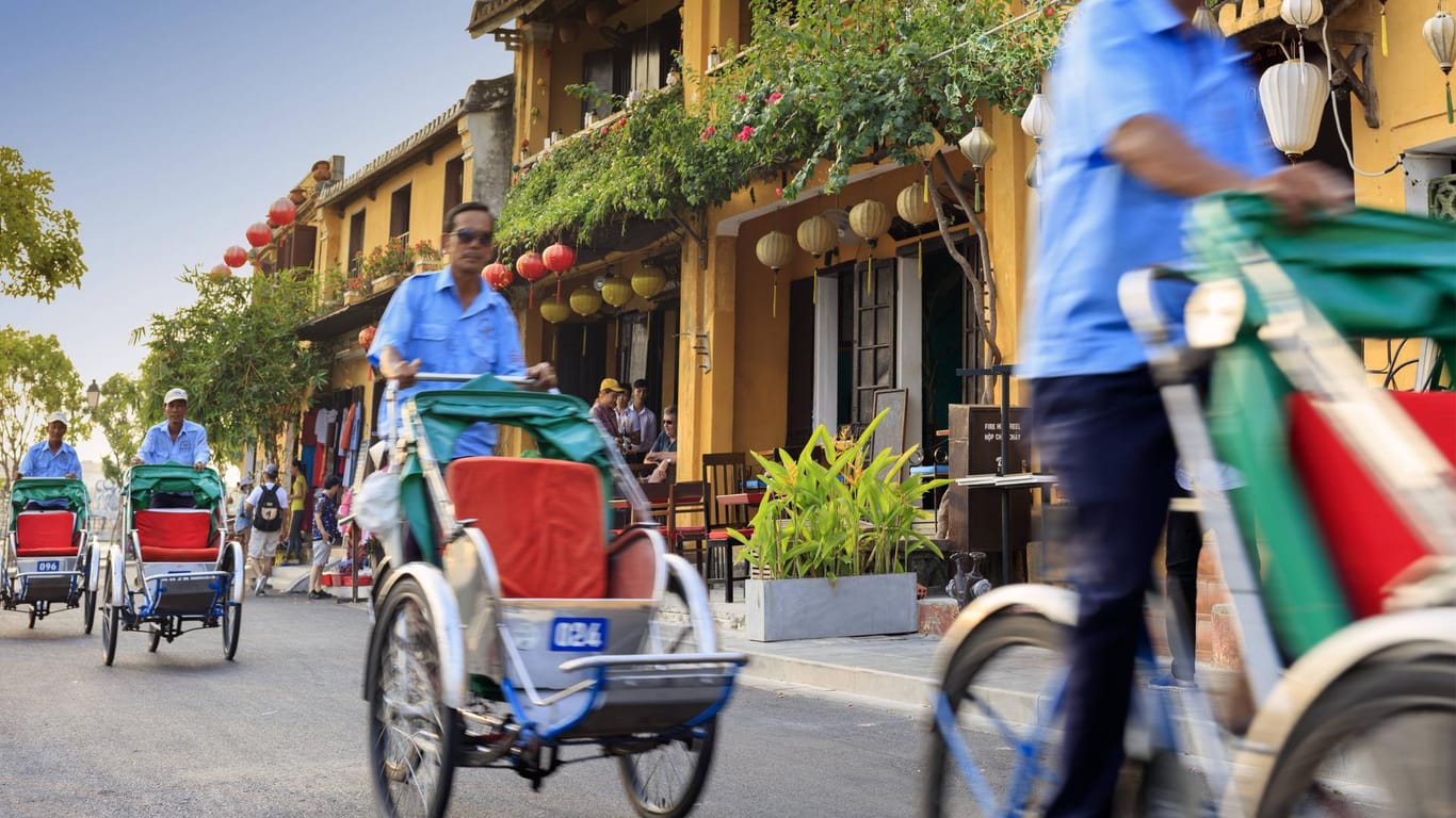 Die vietnamesische Fahrrad-Rikscha ist aus den Straßen Vietnams nicht mehr wegzudenken.