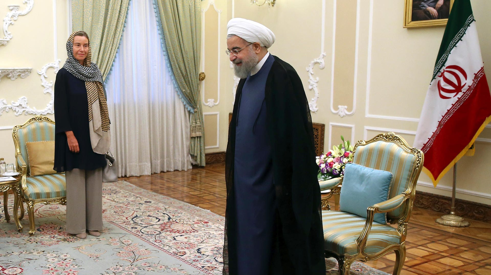 Präsident Hassan Ruhani hat in Teheran die EU-Außenbeauftragte Federica Mogherini getroffen. Präsident Hassan Ruhani hat in Teheran die EU-Außenbeauftragte Federica Mogherini getroffen.