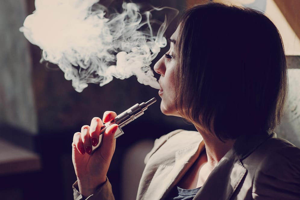 E-Zigaretten bergen ebenfalls gesundheitliche Risiken.