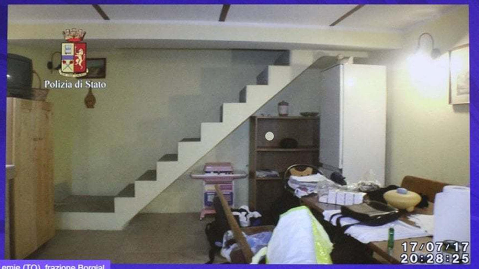 Ein weiteres Videostandbild der italienischen Polizei zeigt das Innere des Hauses.