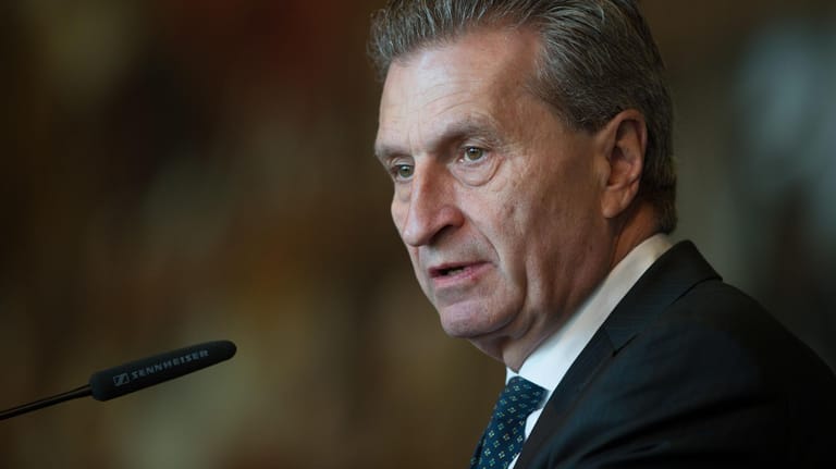 EU-Kommissar Günther Oettinger zeigt sich entschlossen gegenüber den Briten - und will generell bei den EU-Beiträgen aufräumen.