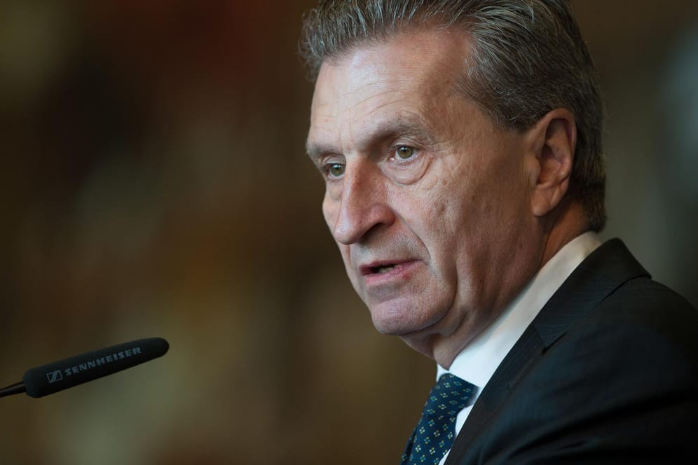 EU-Kommissar Günther Oettinger zeigt sich entschlossen gegenüber den Briten - und will generell bei den EU-Beiträgen aufräumen.