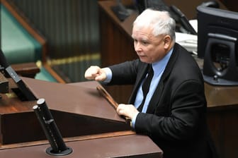 Der Vorsitzende der Partei "Recht und Gerechtigkeit" (PiS), Jaroslaw Kaczynski, sorgt für einen Konfrontationskurs Polens gegenüber der EU.