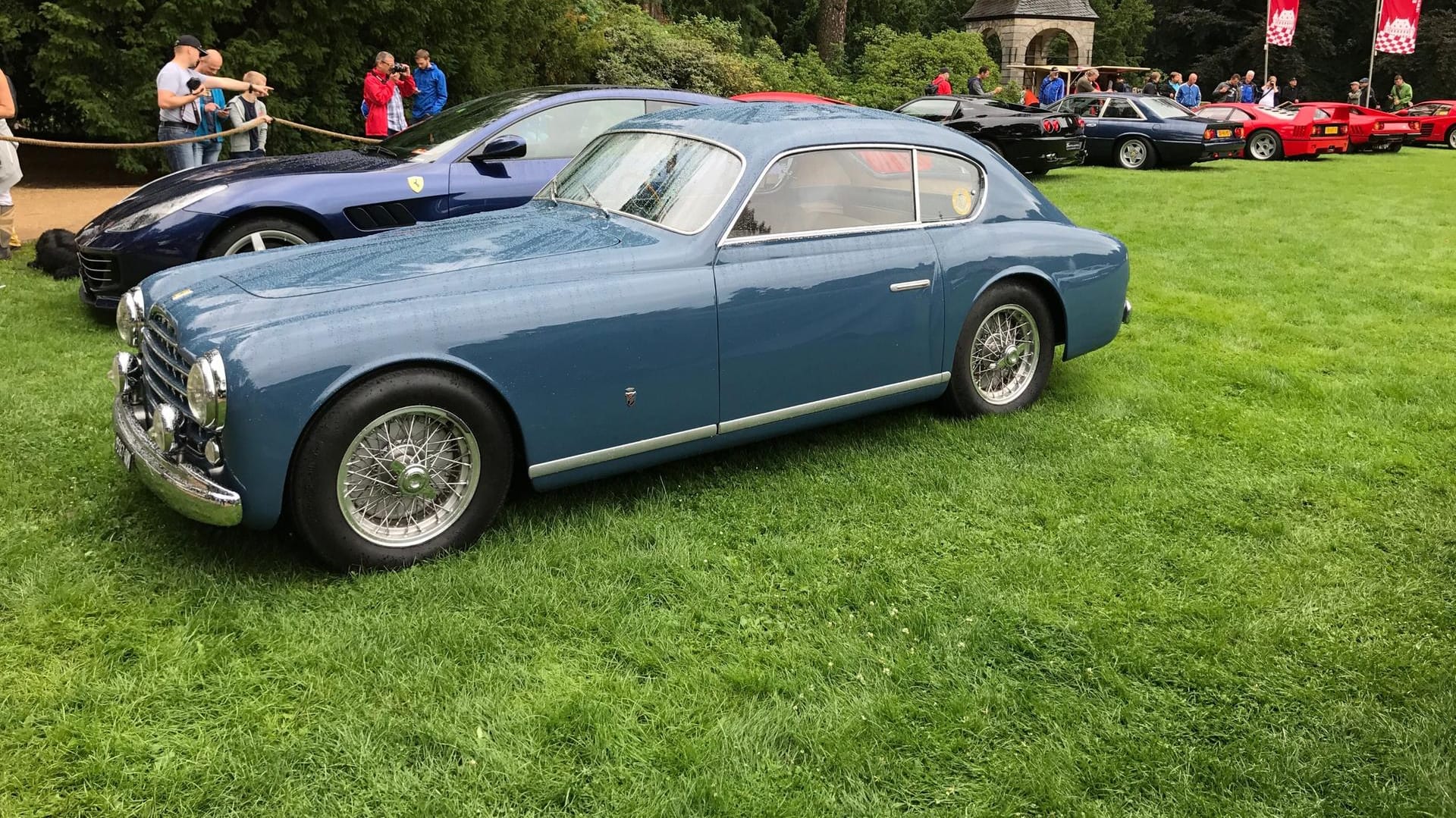 Auf den Classic Days Schloss Dyck können Autofans verschiedene Oldtimer bestaunen. Darunter ist auch der Ferrari 195 Inter SE. Auf den Classic Days Schloss Dyck können Autofans verschiedene Oldtimer bestaunen. Darunter ist auch der Ferrari 195 Inter SE.