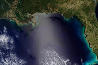 Ein NASA-Satellitenfoto zeigt den Golf von Mexiko entlang der Südostküste der USA.